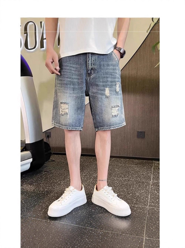 Muške denims šorc, ravni kroj, duljina do sredine bokova, denim s 70-80% pamuka, mikro-elastičan