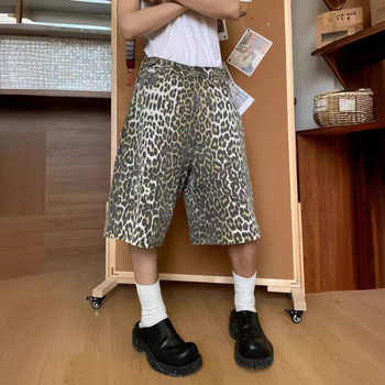 Casual šorti – leopard print kamuflaža, pamuk 60%, skraćeni kroj, ravni kroj, ljeto