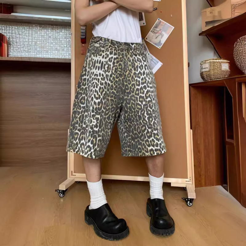 Casual šorti – leopard print kamuflaža, pamuk 60%, skraćeni kroj, ravni kroj, ljeto
