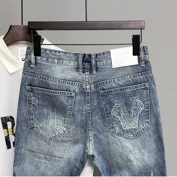Muške traper šorceve – poderane, grafiti tintom, Slim-fit ravni kroj, korejski stil, 70% pamuka
