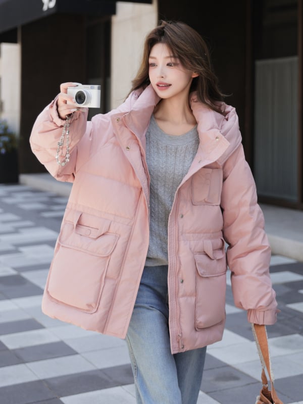 Дамско пухено яке, средно дълго, с качулка, пух от бяла патка 101–200 г, съдържание на пух 50–55%, полиестерна тъкан