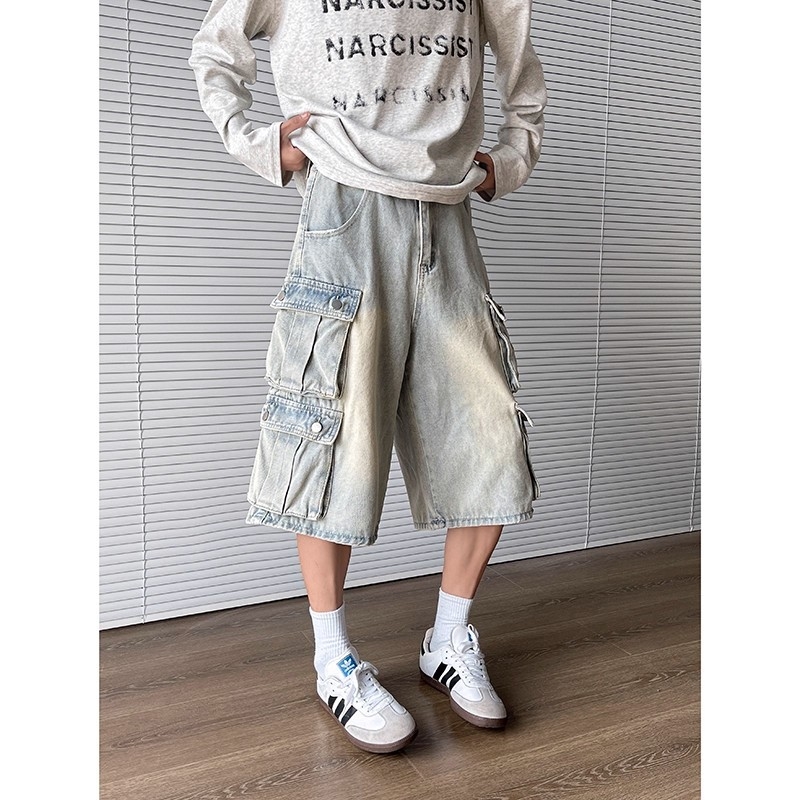 Muški traper šortse, vintage ispran, poderani rubovi, ravna silueta, srednji pojas, višestruki džepovi, pamuk