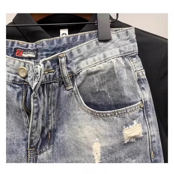Muške traper kratke hlače, tanak rastezljivi denim, uski ravni kroj, srednji struk, zatvaranje na gumbe, za svakodnevnu upotrebu
