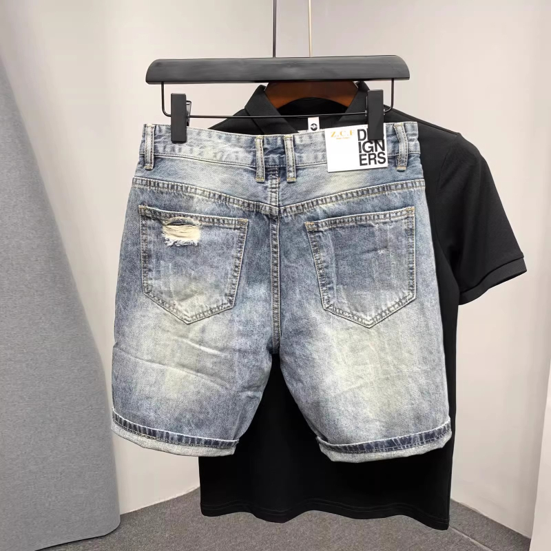 Muške traper kratke hlače, tanak rastezljivi denim, uski ravni kroj, srednji struk, zatvaranje na gumbe, za svakodnevnu upotrebu