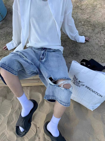 Muški traper šorc s pranjem i oštećenjima, korejski stil, ravni kroj, srednji pojas, gumb za zatvaranje