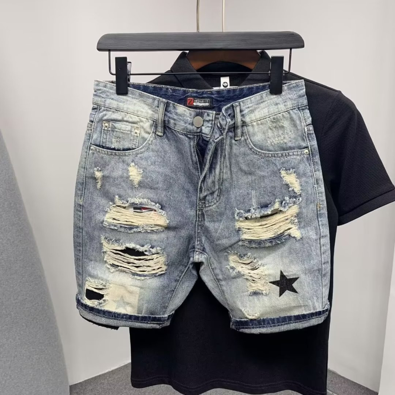 Džins šorc s rupama, lagani pamuk-denim, ravni kroj, srednja duljina, ljeto 2024