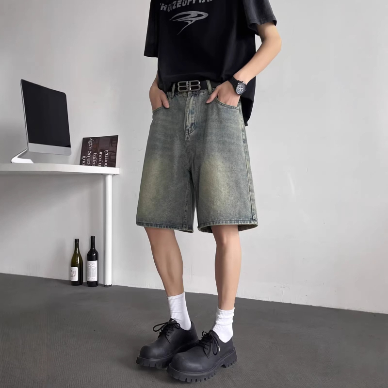 Traper kratke hlače, 60% pamuk, ravni kroj, inseam 5 inča, minimalistički ljetni stil