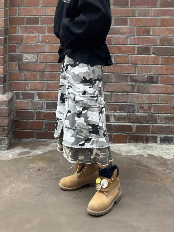 Férfi denim cropped egyenes szabású nadrág, koreai verzió stílusban, címkékkel