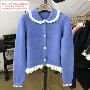 Pleteni kardigan s ovratnikom Doll collar, uski kroj, kopčanje na jedan red gumba, vuneno-kasmirno mješavina (50-70% vuna, 30-50% kasmira)