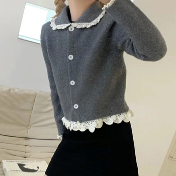 Pleteni kardigan s ovratnikom Doll collar, uski kroj, kopčanje na jedan red gumba, vuneno-kasmirno mješavina (50-70% vuna, 30-50% kasmira)