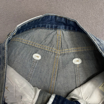 Denim šortsi s iskidanim detaljima, lagan kroj, srednji pojas, mješavina lana i poliestera (70% poliestera)