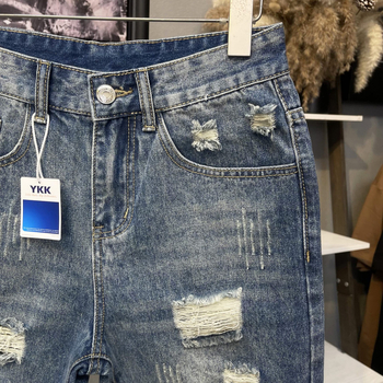Denim šortsi s iskidanim detaljima, lagan kroj, srednji pojas, mješavina lana i poliestera (70% poliestera)