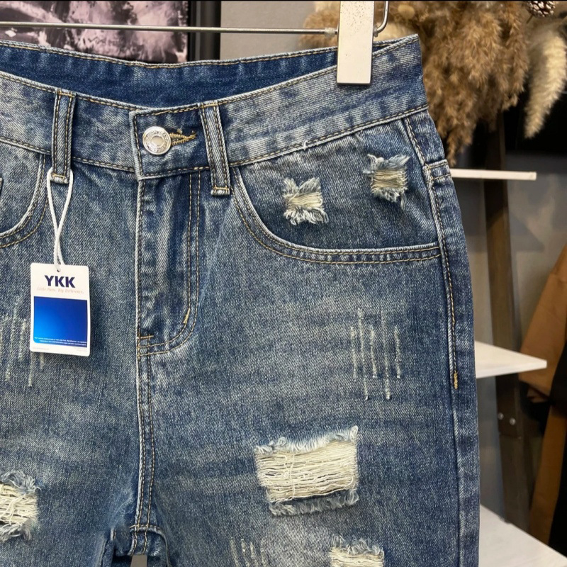 Denim šortsi s iskidanim detaljima, lagan kroj, srednji pojas, mješavina lana i poliestera (70% poliestera)