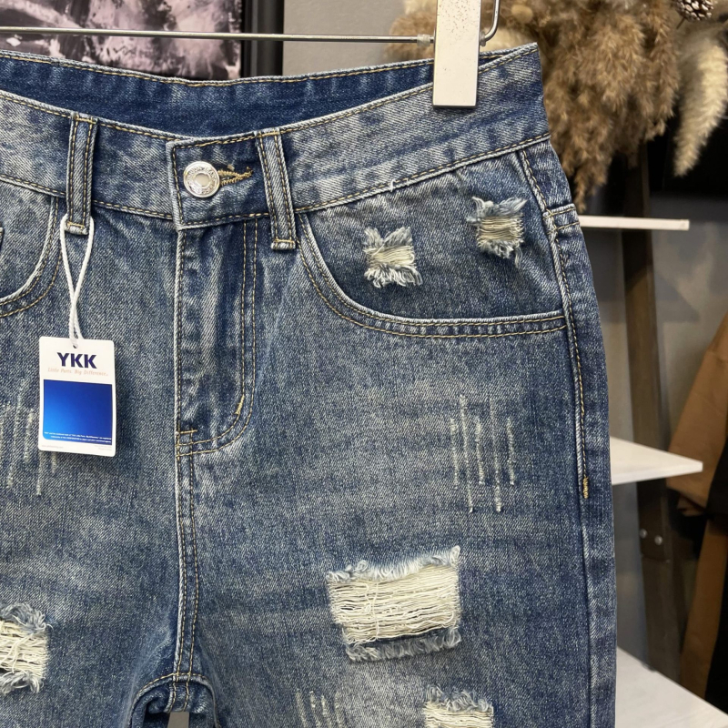 Denim šortsi s iskidanim detaljima, lagan kroj, srednji pojas, mješavina lana i poliestera (70% poliestera)