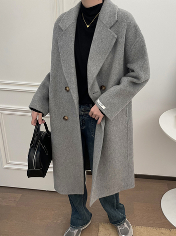 Vuneni dugi kaput, dvostruko kopčanje, opušten kroj, dugi rukavi, ovratnik sakoa
