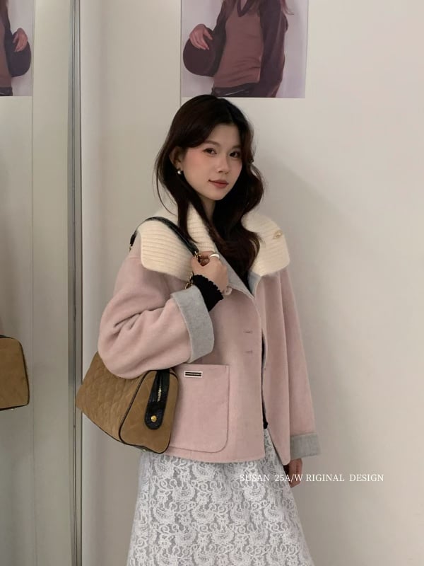 Женско палто от вълна, изключително дебело, с ревър, свободна кройка и дълги ръкави; материя: вълна и полиестер