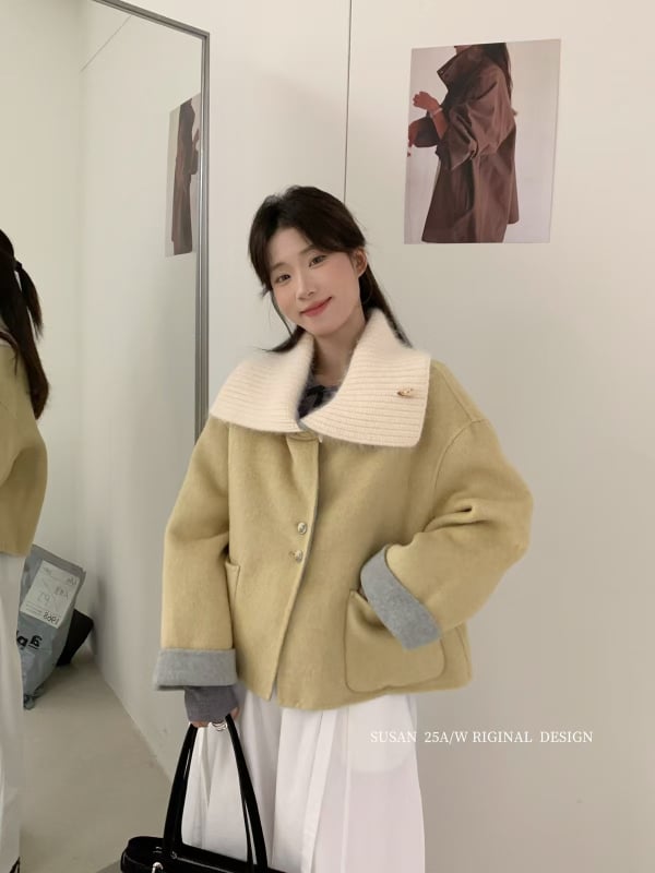 Женско палто от вълна, изключително дебело, с ревър, свободна кройка и дълги ръкави; материя: вълна и полиестер