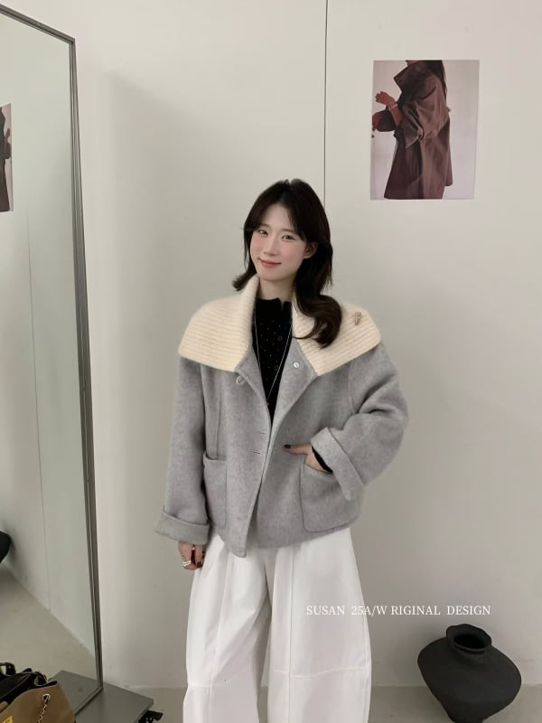 Женско палто от вълна, изключително дебело, с ревър, свободна кройка и дълги ръкави; материя: вълна и полиестер