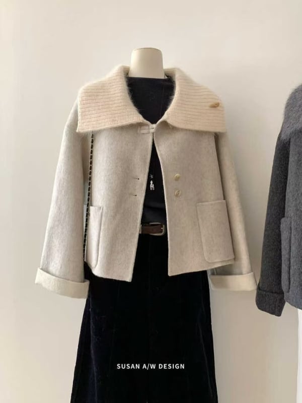 Женско палто от вълна, изключително дебело, с ревър, свободна кройка и дълги ръкави; материя: вълна и полиестер