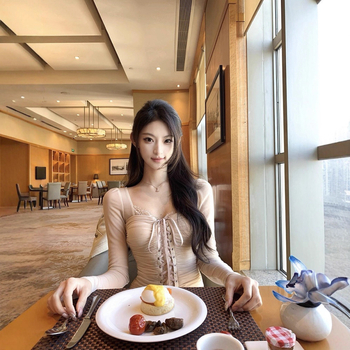 Majica s mrežastim umetkom i čipkom, poliester, U izrez, dugi rukavi, uski kroj