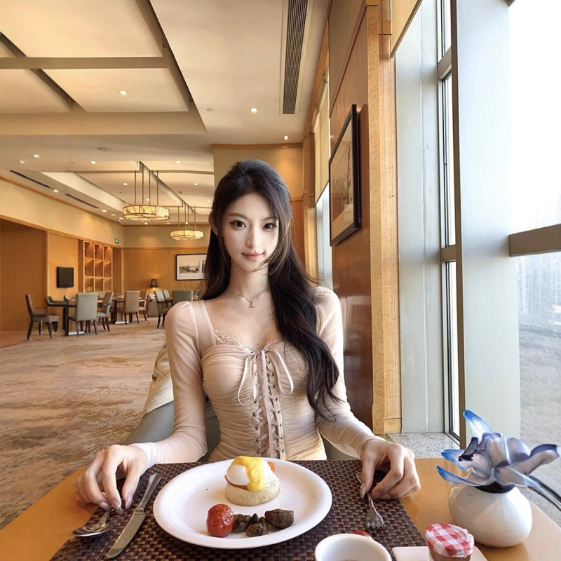 Majica s mrežastim umetkom i čipkom, poliester, U izrez, dugi rukavi, uski kroj