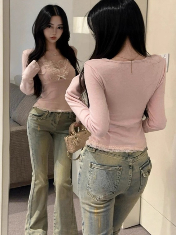 Majica s V-izrezom, čipkastim rubom i dugim rukavima — Slim-fit poliesterski top s mašnom motivom, casual japansko-korejski stil, standardna duljina, pogodna kao baza ili vanjski sloj