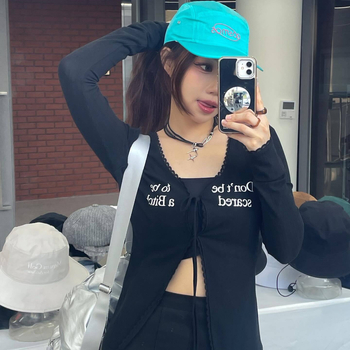 T-shirt u korejskom stilu, uskog kroja, dugi rukavi, čipkasti rub i U izrez