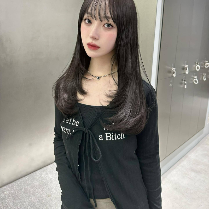 T-shirt u korejskom stilu, uskog kroja, dugi rukavi, čipkasti rub i U izrez