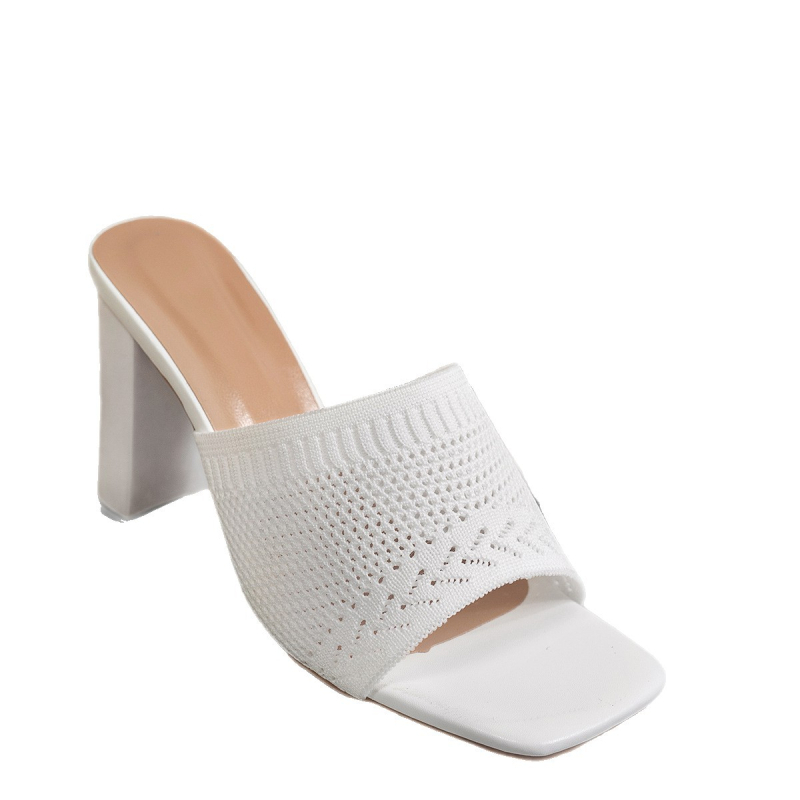 Női szandál négyszögletes orrú, egypántos, vastag sarok, hálós felsőrész, PU bélés, gumi talp, 2025 nyár