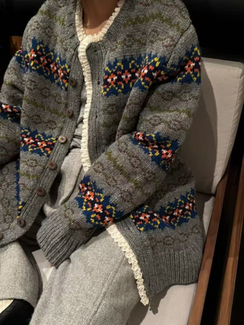 Cardigan, debeli vuneni pleteni materijal, V-izrez, dugi rukavi, 95% vuna, jesen 2025