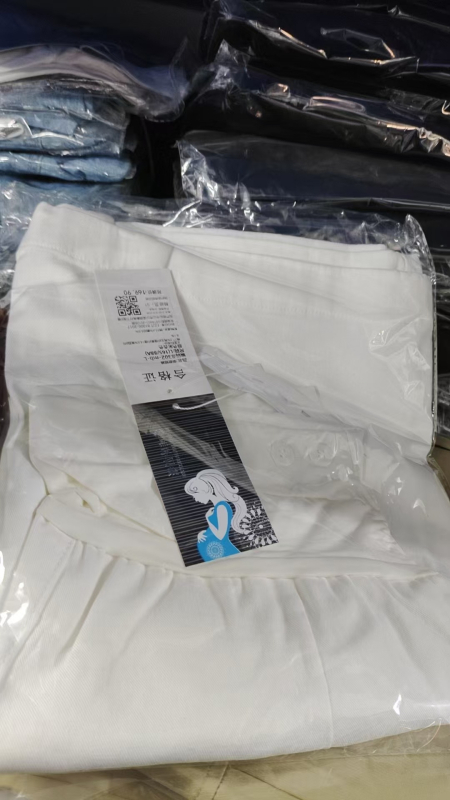 Traper šorc trudnicama, labav kroj, A‑linija širokih nogavica, pamuk denim 90–95%, podrška trbuhu