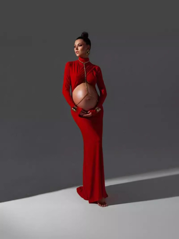 Haljina s okruglim vratom, dugi rukavi, 90–95% spandexa, panelni uzorak, duga suknja, uski kroj u bokovima