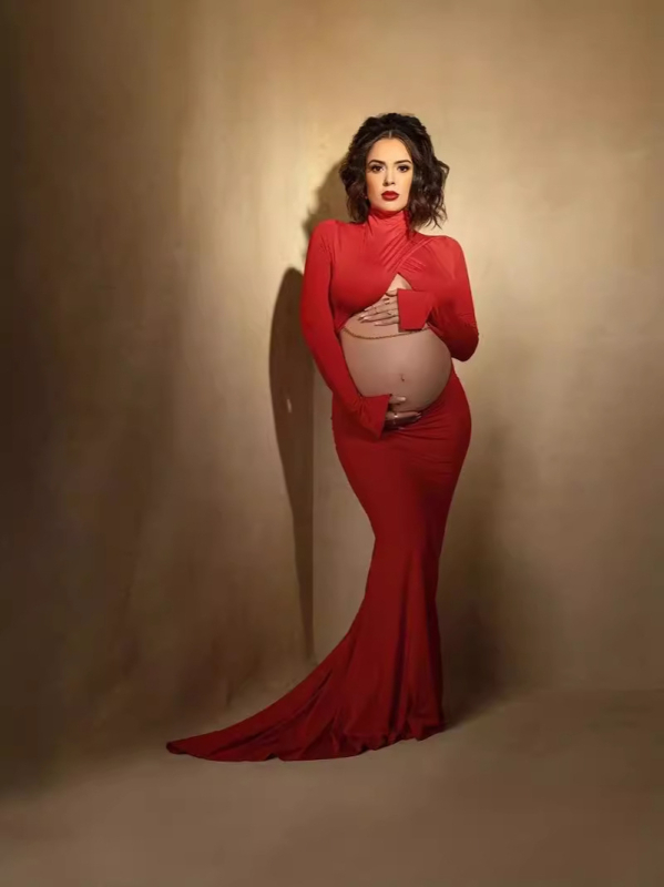 Haljina s okruglim vratom, dugi rukavi, 90–95% spandexa, panelni uzorak, duga suknja, uski kroj u bokovima