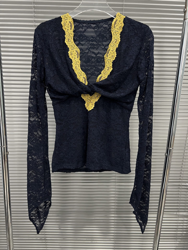 Majica s V izrezom, čipka patchwork, dugi rukavi, uski kroj, organska pamuk