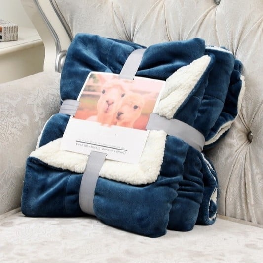 Raschel takaró, plüss anyag, 500–800 g, minden évszakra, szintetikus rostból