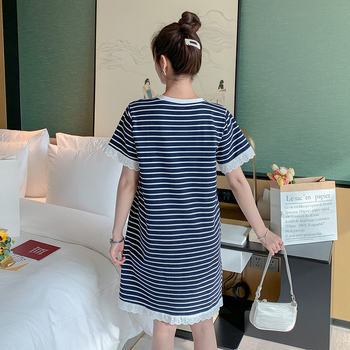 Trudnična pletena haljina s prugama i čipkom, otvor za dojenje, A-linija, midi duljina