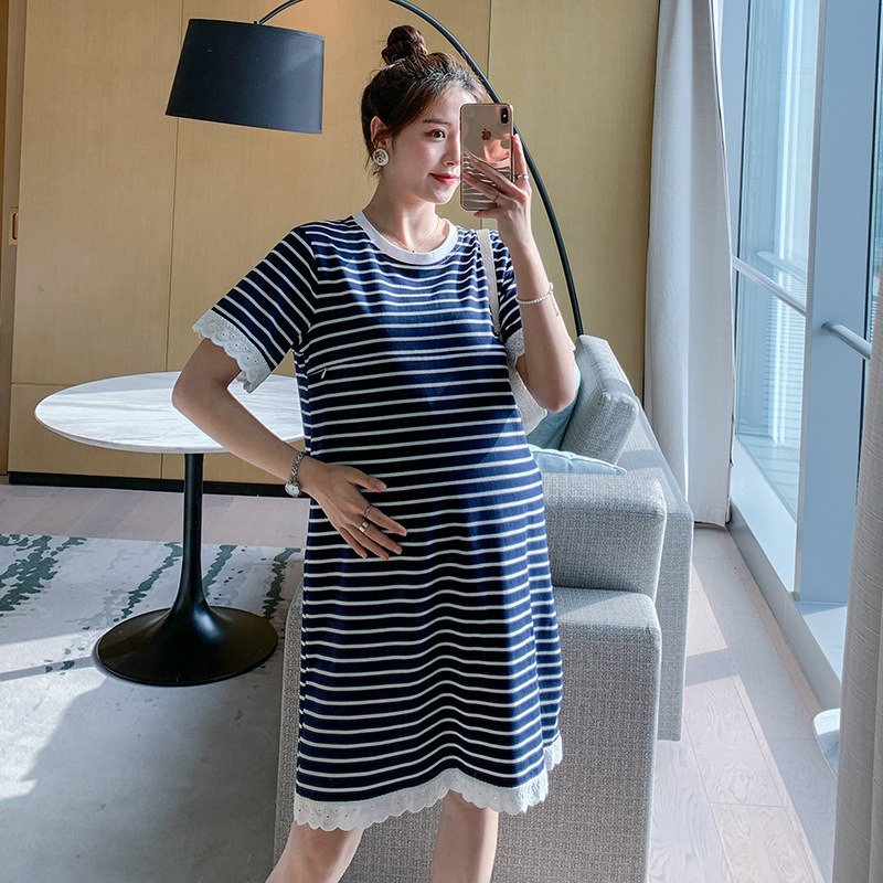 Trudnična pletena haljina s prugama i čipkom, otvor za dojenje, A-linija, midi duljina