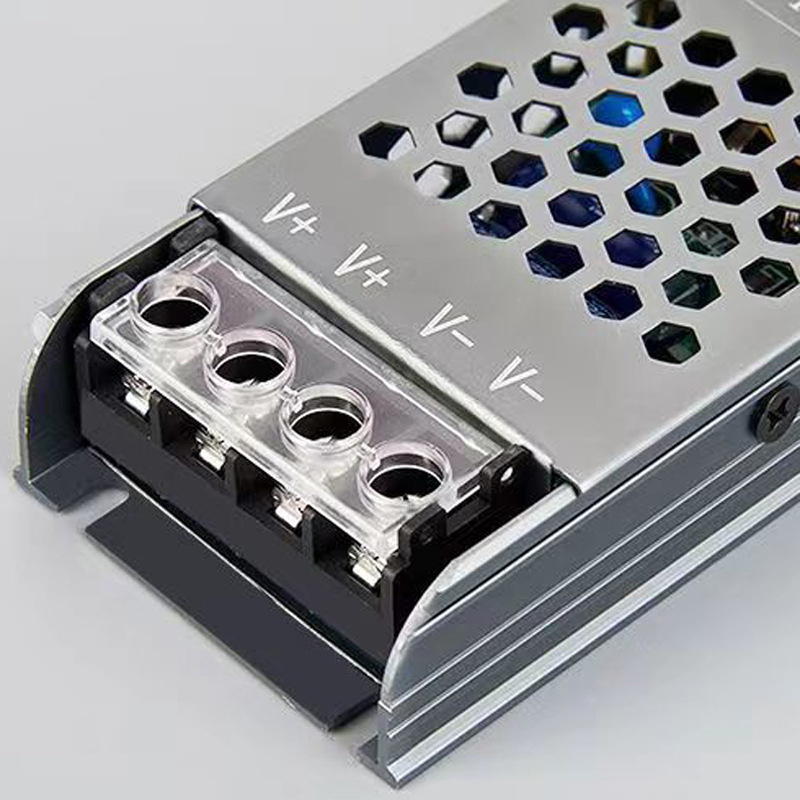 LED импулсно захранване с постоянен волтаж, вход 220 V AC, изход 12–24 V DC, до 16.6 A, 400 W, защита: претоварване, късо съединение, прекомерно напрежение, прегряване, прекомерен ток