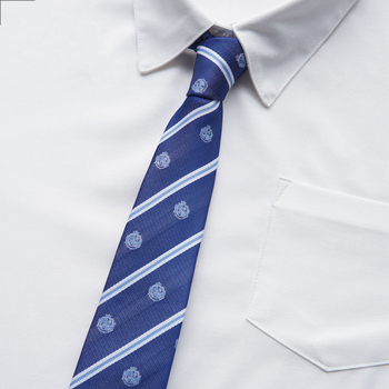 Nyakkendő intercolor stílussal, színben harmonizáló minta, szuper keskeny szélesség, poliészter szálak, típus: gallérvirág