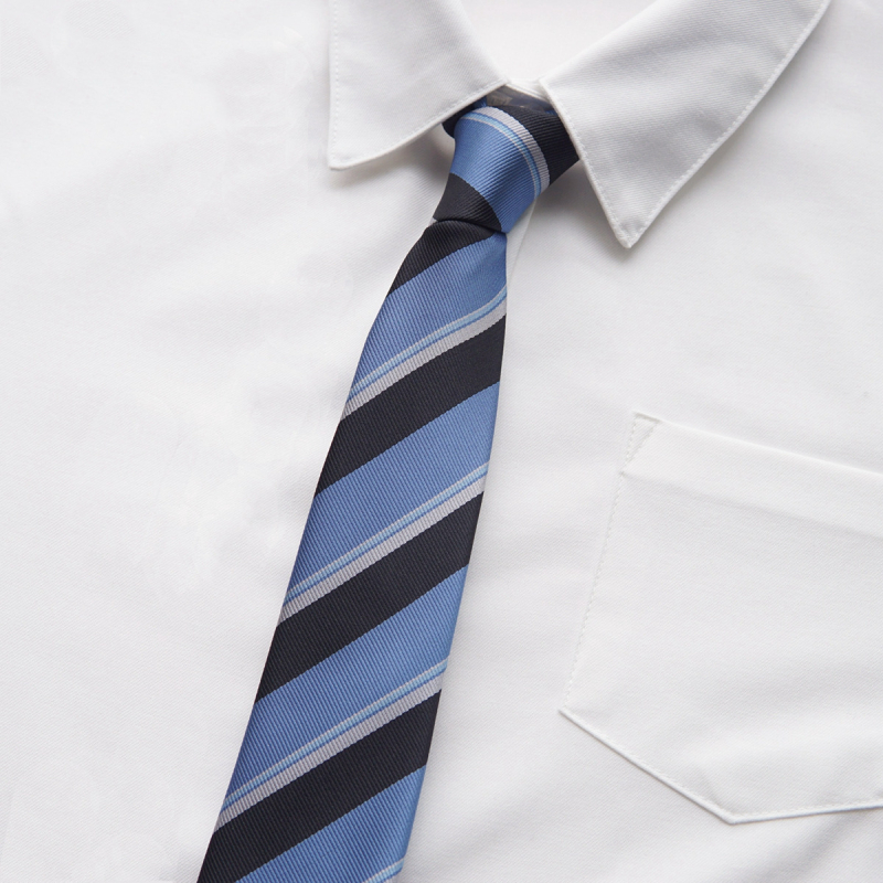 Nyakkendő intercolor stílussal, színben harmonizáló minta, szuper keskeny szélesség, poliészter szálak, típus: gallérvirág