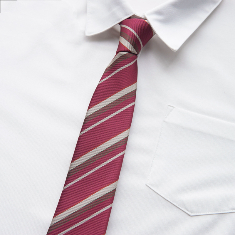 Nyakkendő intercolor stílussal, színben harmonizáló minta, szuper keskeny szélesség, poliészter szálak, típus: gallérvirág