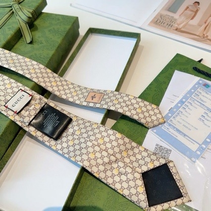 Férfi selyem nyakkendő, jacquard szövés, rácsmintás minta, rombusz alak, modern stílus