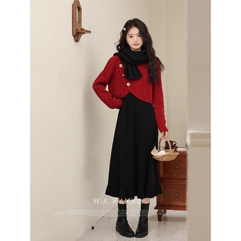 Костюм с пола, плетена материя (95%+), дълги ръкави, миди дължина на полата, достъп за кърмене