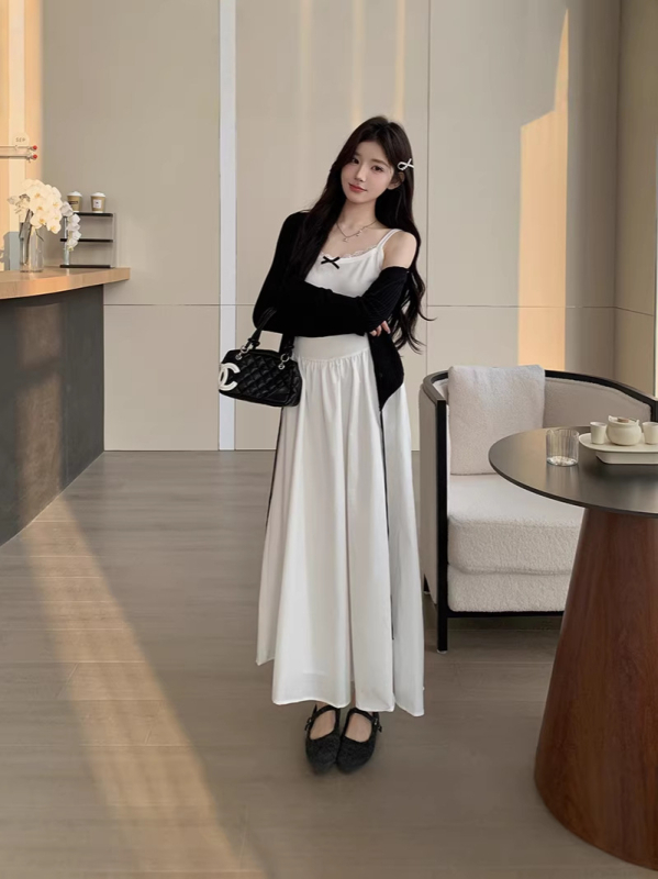 Майчин комплект: лека плетена жилетка и пола, полиестер, дълги ръкави, средна дължина пола