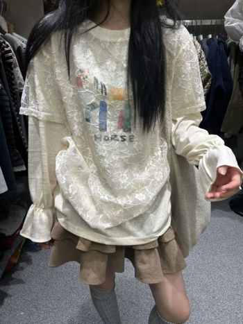 Tricou de damă — imprimeu anime, din poliester, mâneci lungi, guler rotund, croială dreaptă casual