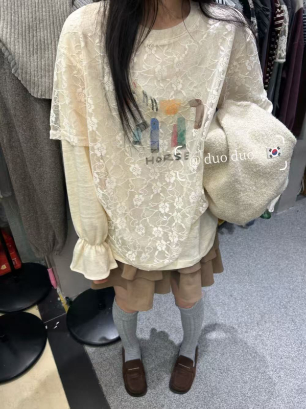 Tricou de damă — imprimeu anime, din poliester, mâneci lungi, guler rotund, croială dreaptă casual