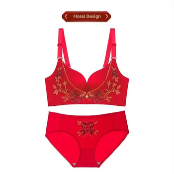 Set de lenjerie pentru nuntă în stil tradițional chinezesc, fără inele metalice; cupă 3/4; cupă modelată: subțire sus, gros jos; bretele fixe duble; închidere spate cu patru rânduri.