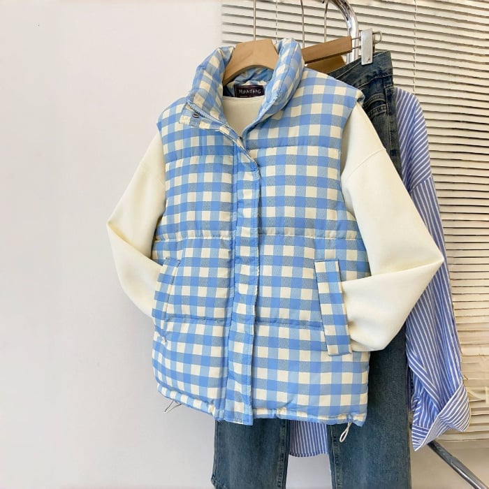 Жилетка с пълнеж от памук, със стояща яка и каре, закопчаване цип, полиестер-еластанова материя, Зимен сезон 2025