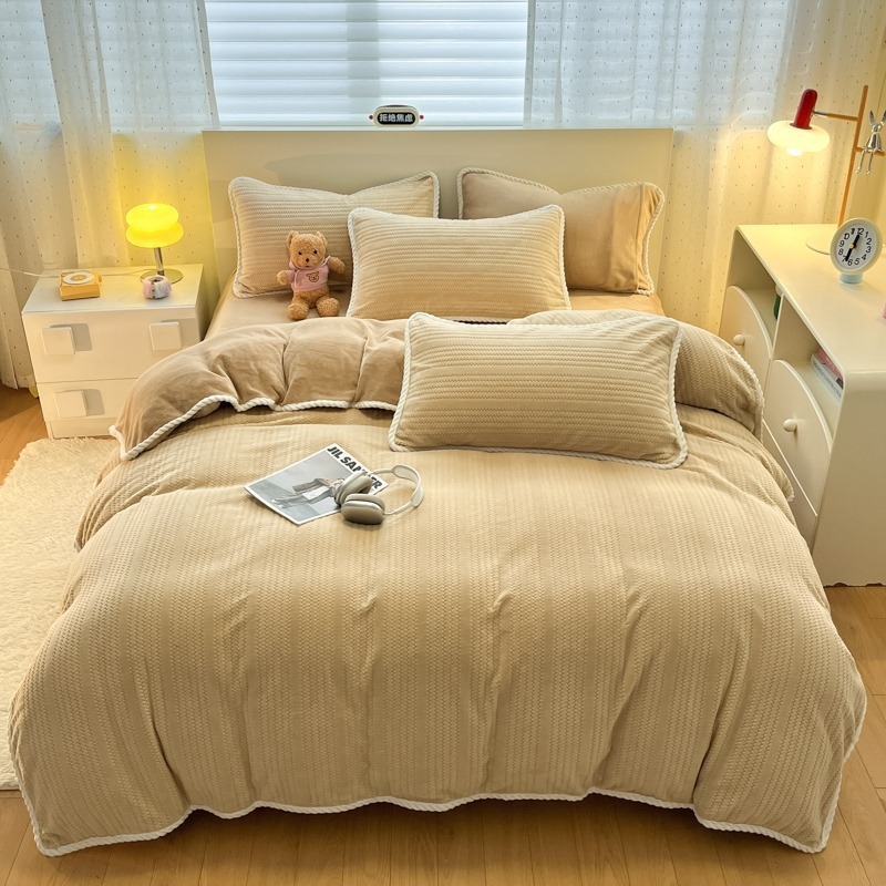 Set cu husă de pilotă din velur de lapte, patru piese, iarnă-toamnă, țesătură jacquard și satin, 3000–3500 g