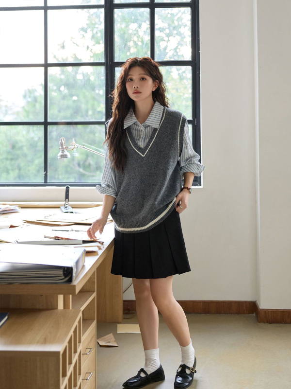 Vesta tricotată lejeră pentru femei, stil coreean, decolteu în V, fără mâneci, lungime medie